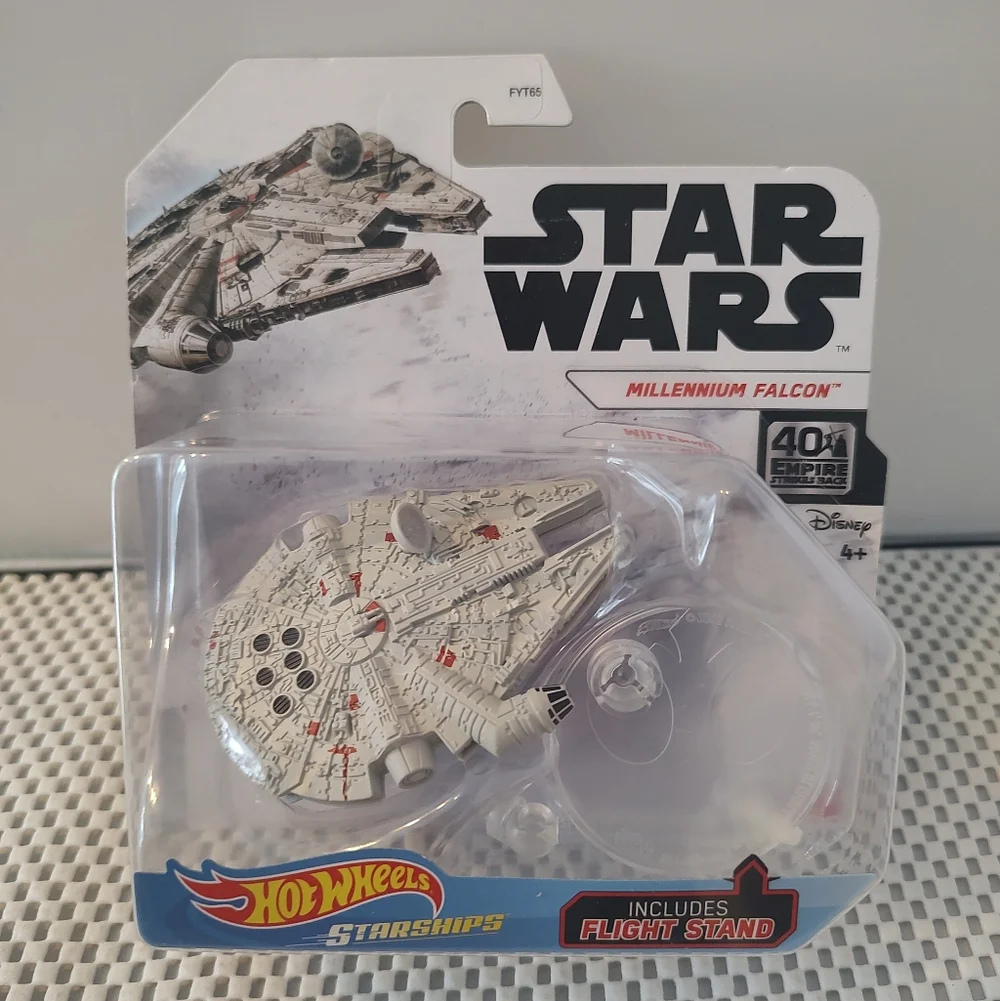 Hot Wheels Starships Millennium Falcon Star Wars Die-Cast NWT Empire Strikes Bac